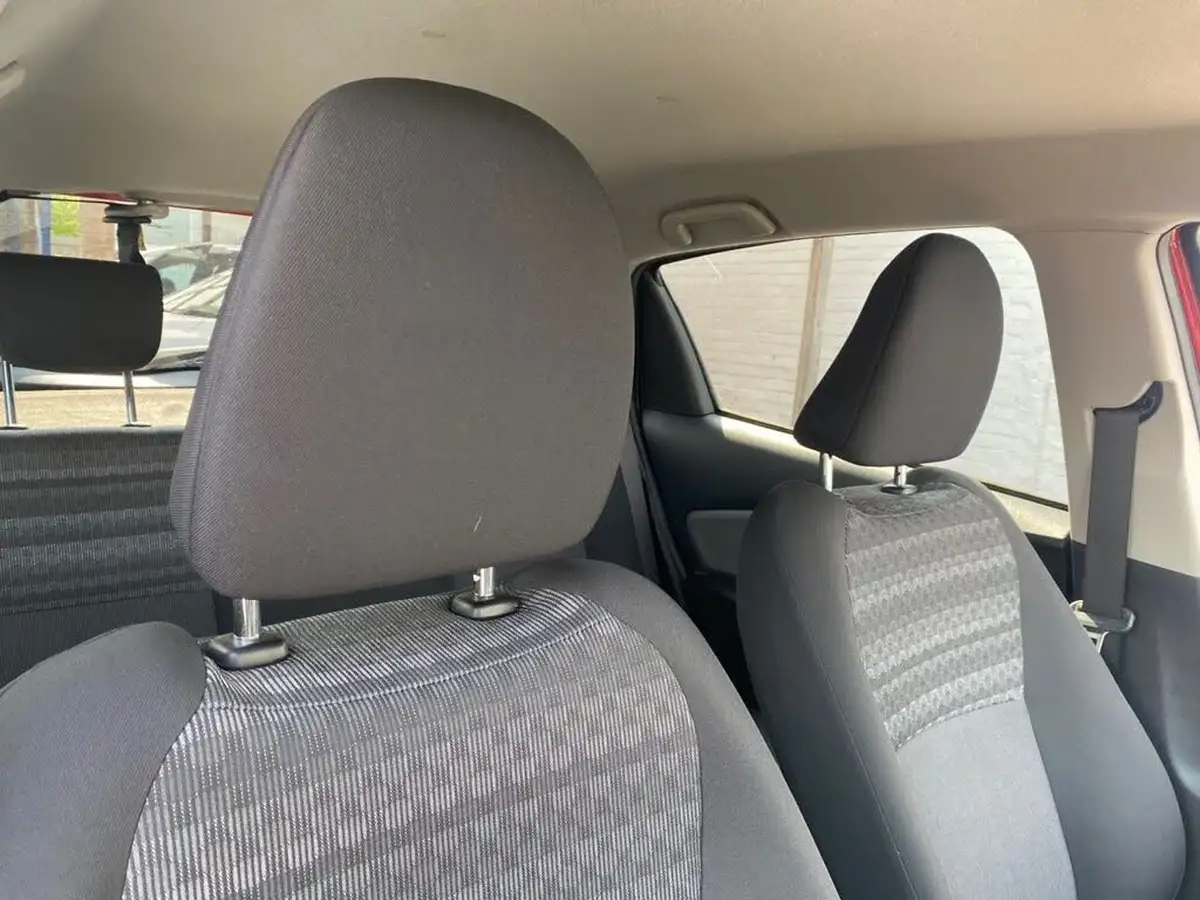 2017-toyota-yaris-133-icon-5d-big-13