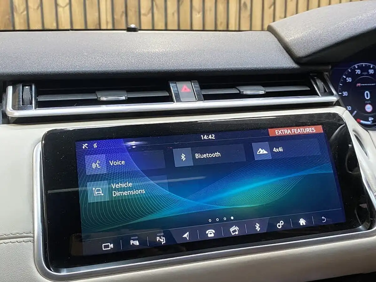 2018-land-rover-range-rover-velar-20-d240-r-dynamic-hse-big-43