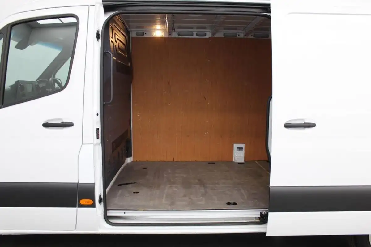 2021-mercedes-benz-sprinter-big-13