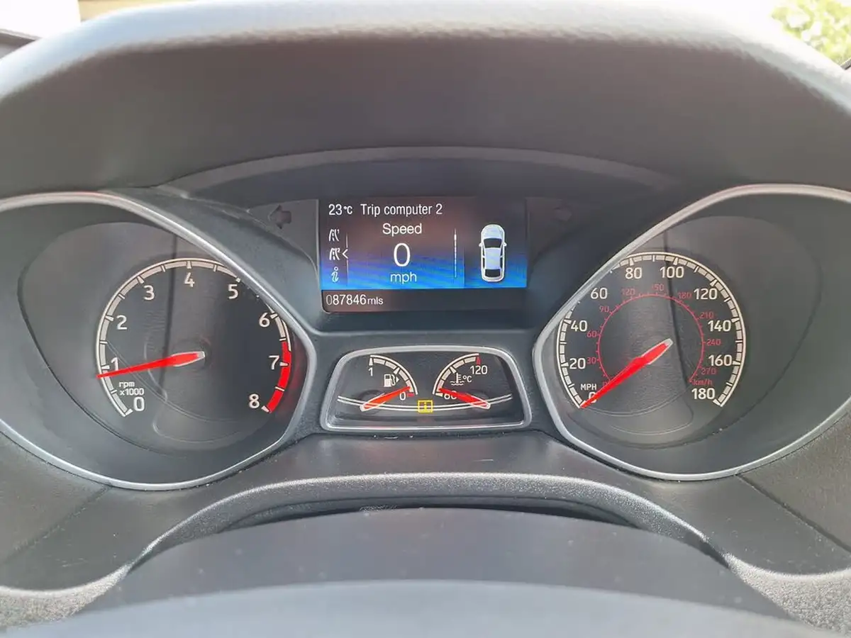 2015-ford-focus-20-st3-t-hatchback-big-25