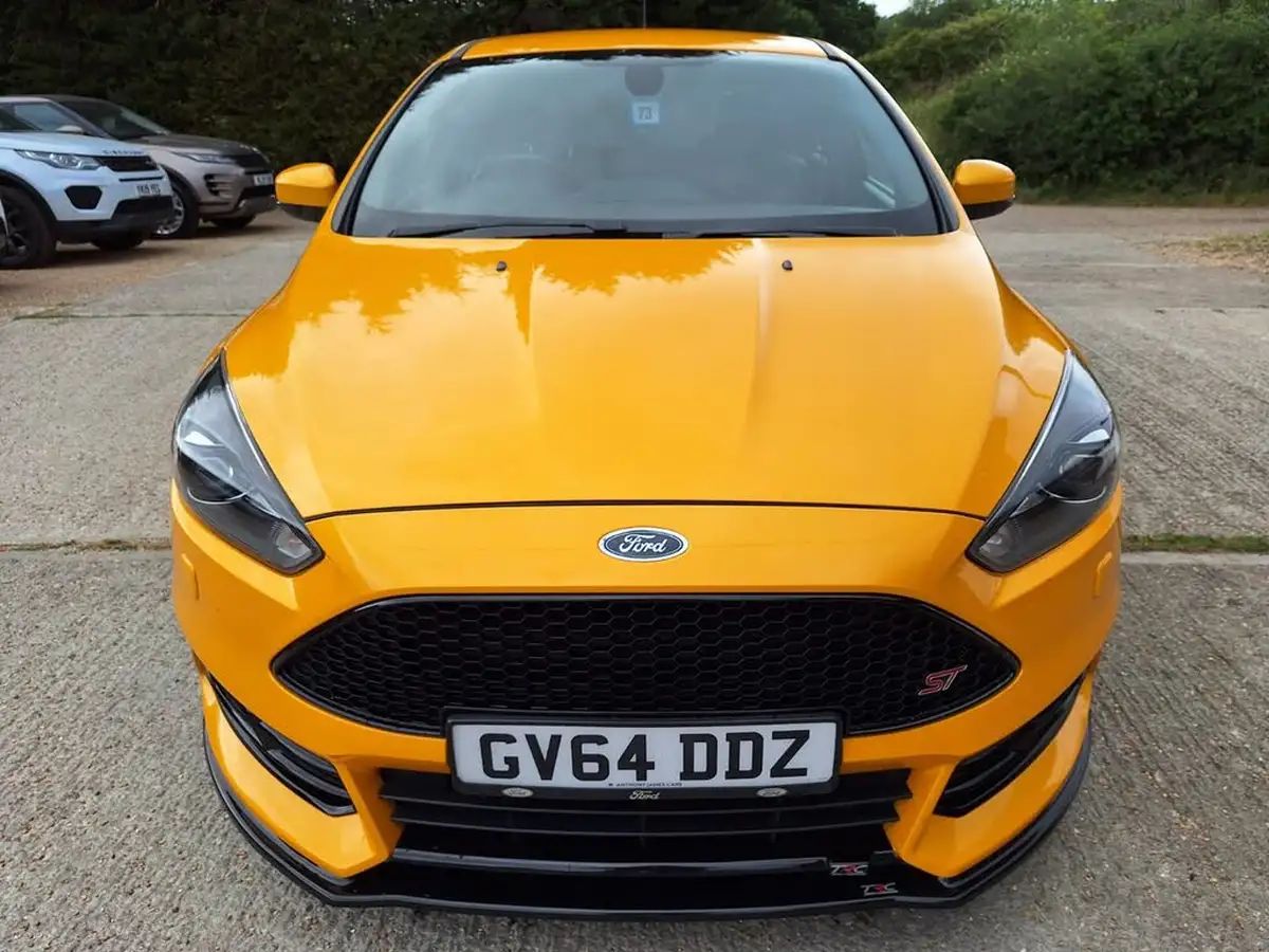 2015-ford-focus-20-st3-t-hatchback-big-1