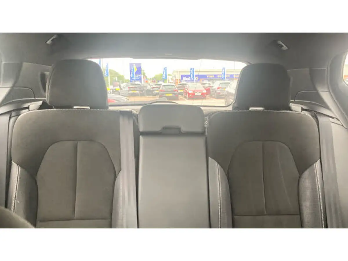 2018-volvo-xc40-15-t3-r-design-pro-big-14