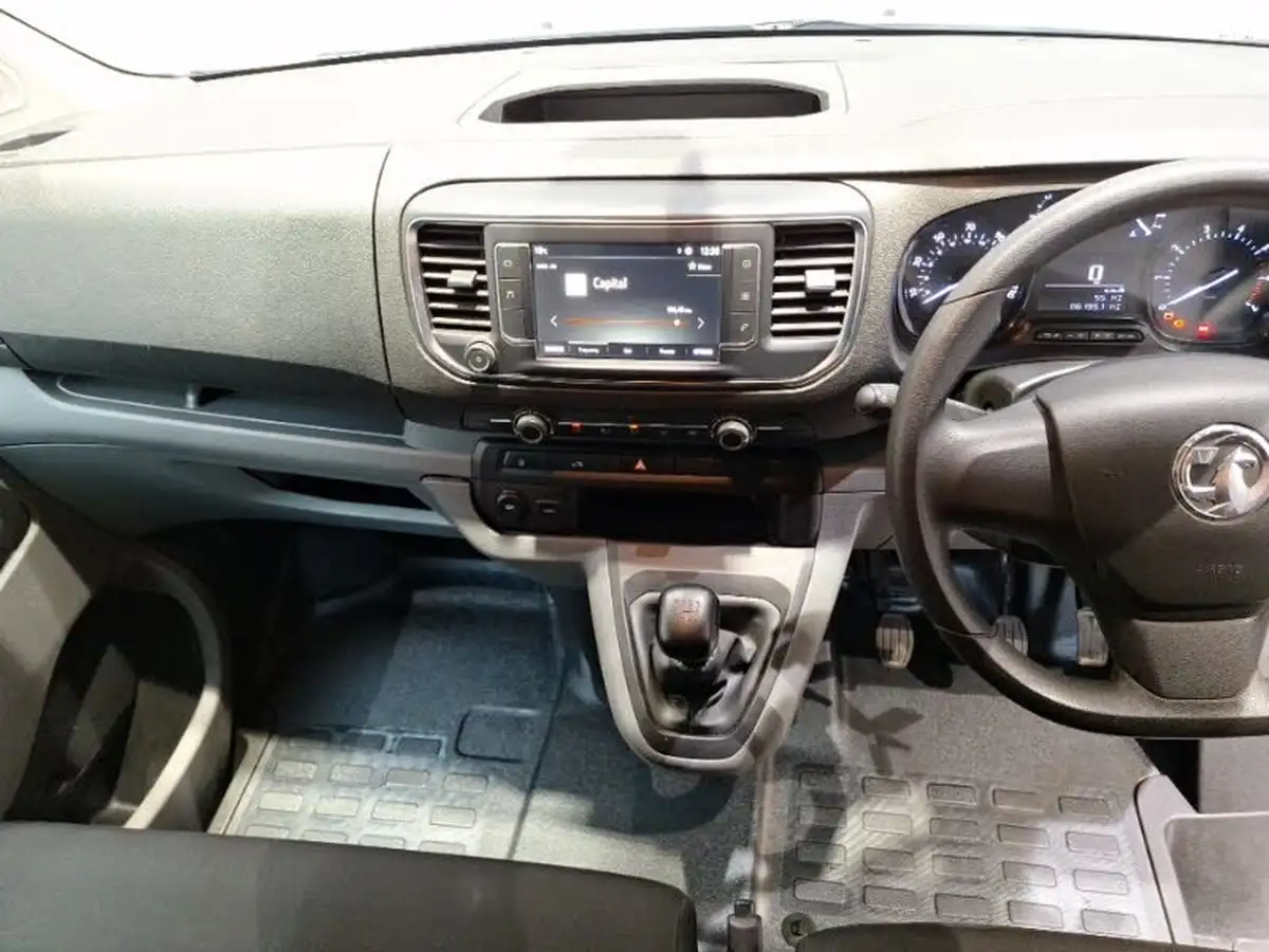 2022-vauxhall-vivaro-20td-3100-l2h1-dynamic-panel-big-2