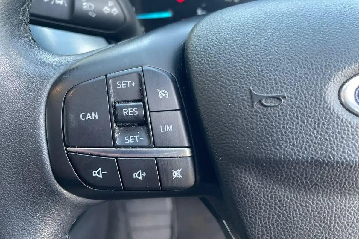 2020-ford-focus-15-active-hatchback-auto-big-15
