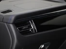 2025-porsche-macan-20-small-23