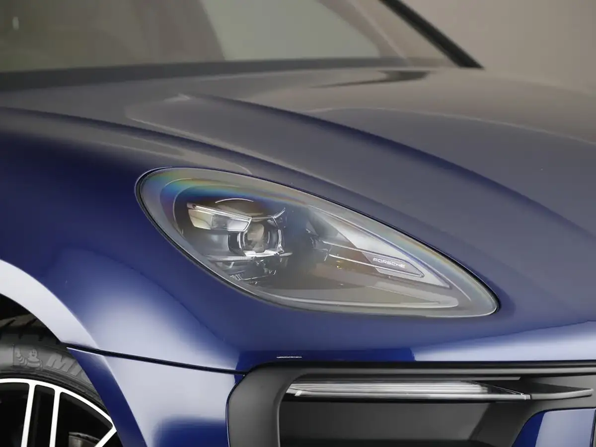 2025-porsche-macan-20-big-12