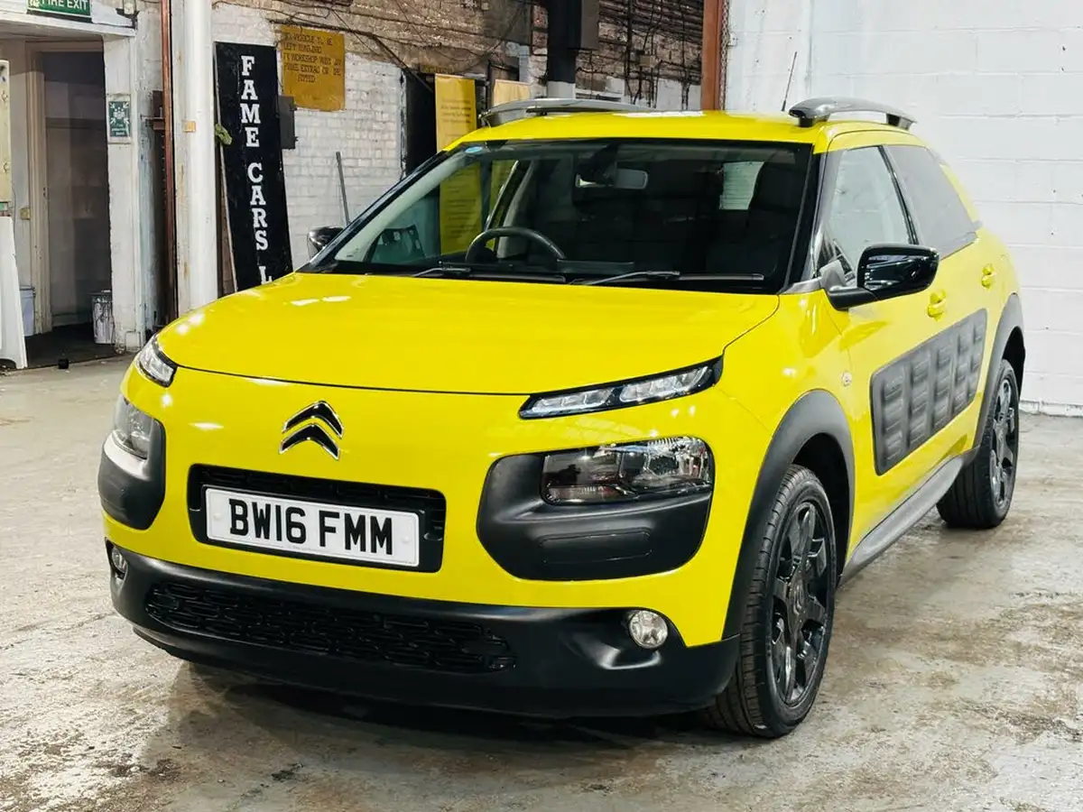 2016-citroen-c4-cactus-16bluehdi-flair-ss-etg6-big-3