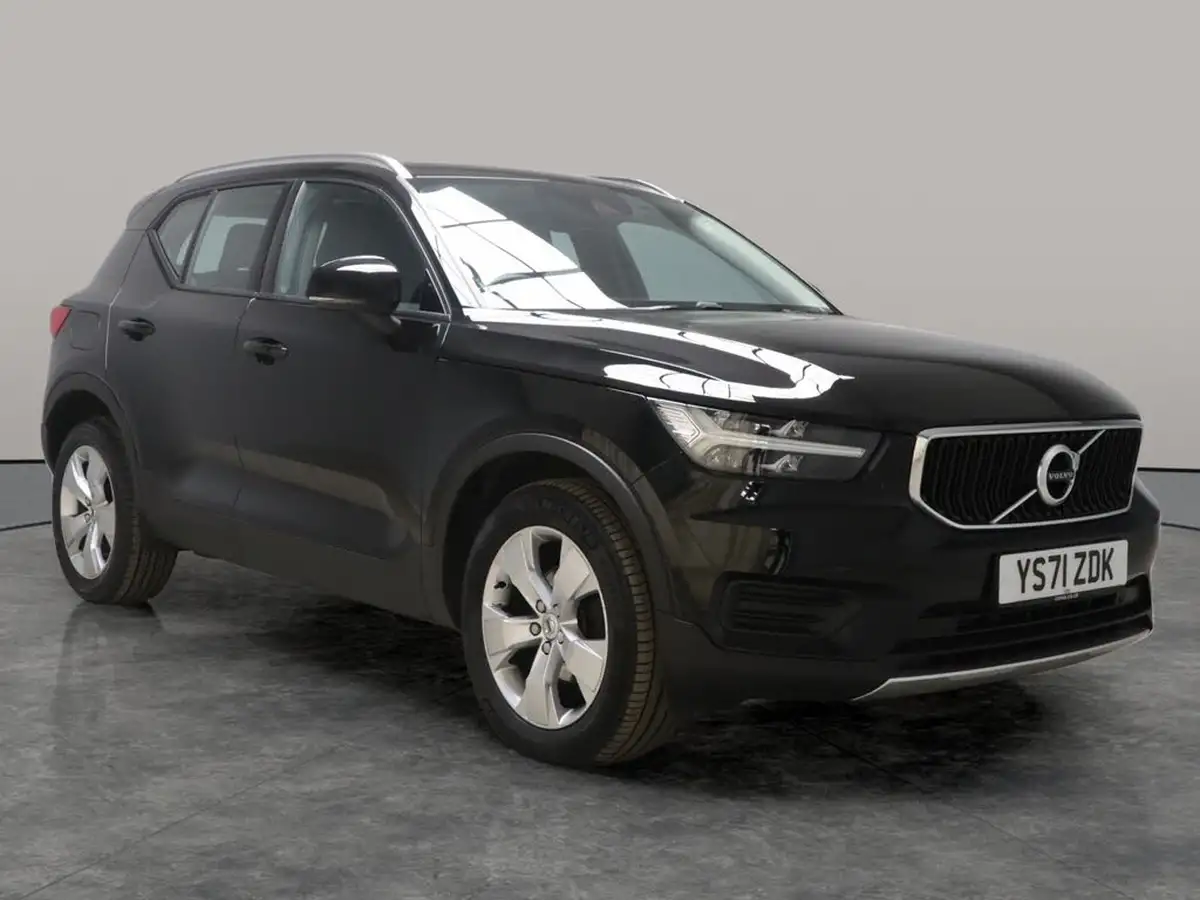 2022-volvo-xc40-15-t3-momentum-auto-big-10
