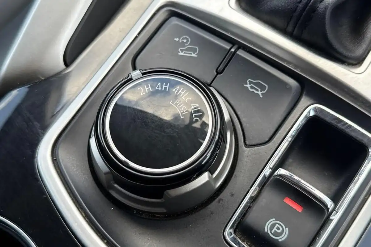 2020-mitsubishi-shogun-sport-24di-d-3-big-38