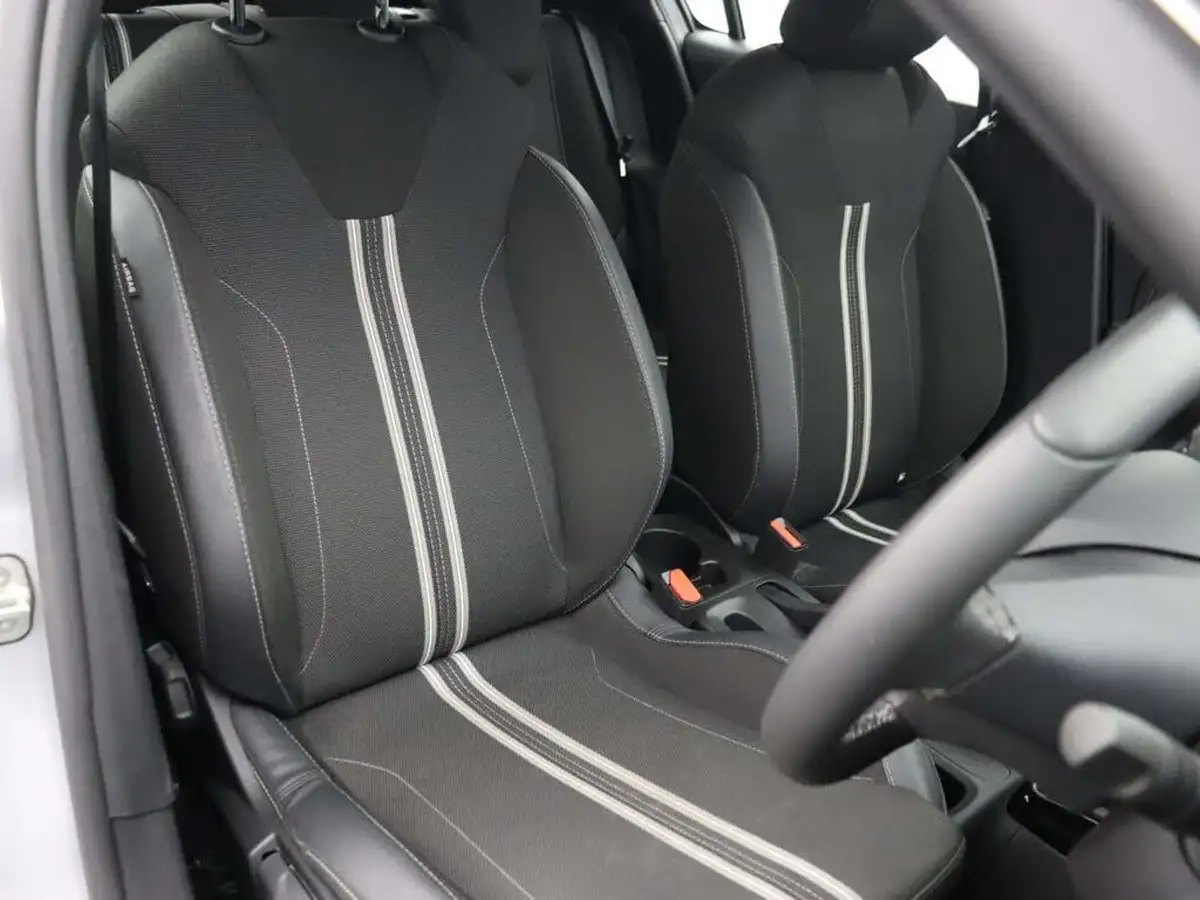 2024-vauxhall-corsa-12-turbo-gs-100ps-big-14