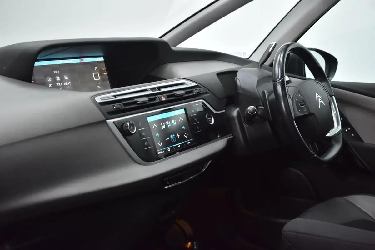 2017-citroen-c4-picasso-12-puretech-flair-eat6-big-6