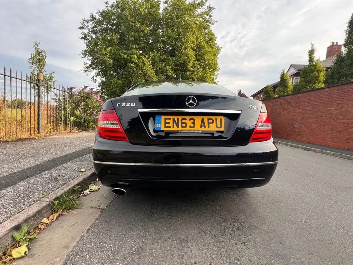 2013-mercedes-benz-c-class-21td-c220-cdi-executive-se-m-pilot-21cdi-blue-f-saloon-4d-7g-tronic-plus-big-10
