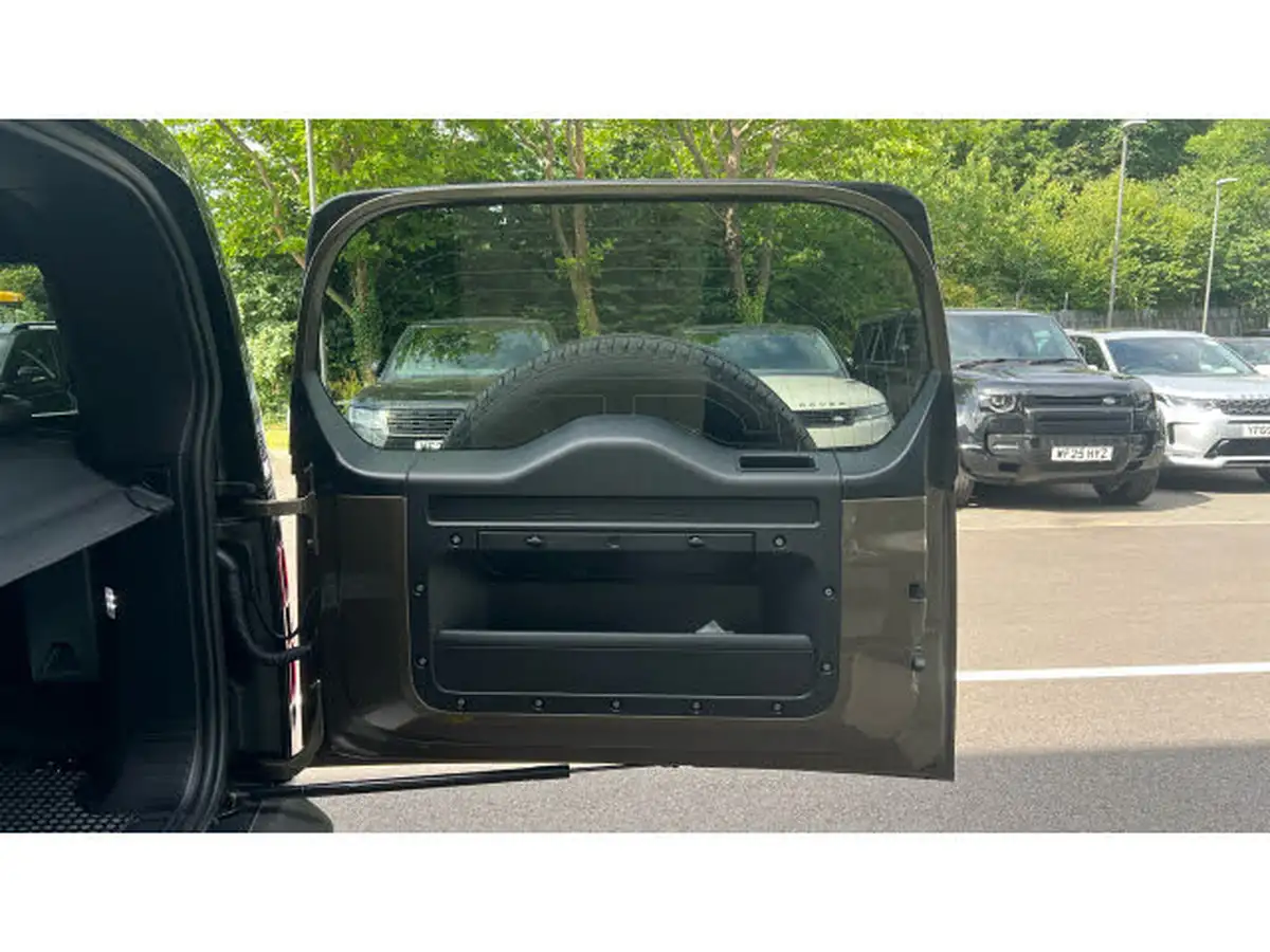 2023-land-rover-90-defender-30-d250-x-dynamic-se-big-24