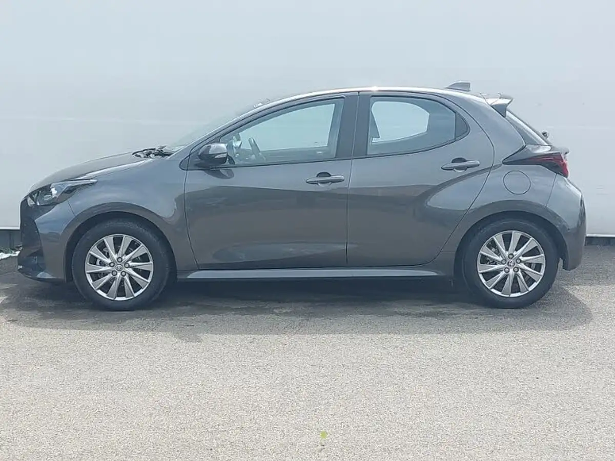 2023-toyota-yaris-15-vvt-i-icon-big-3