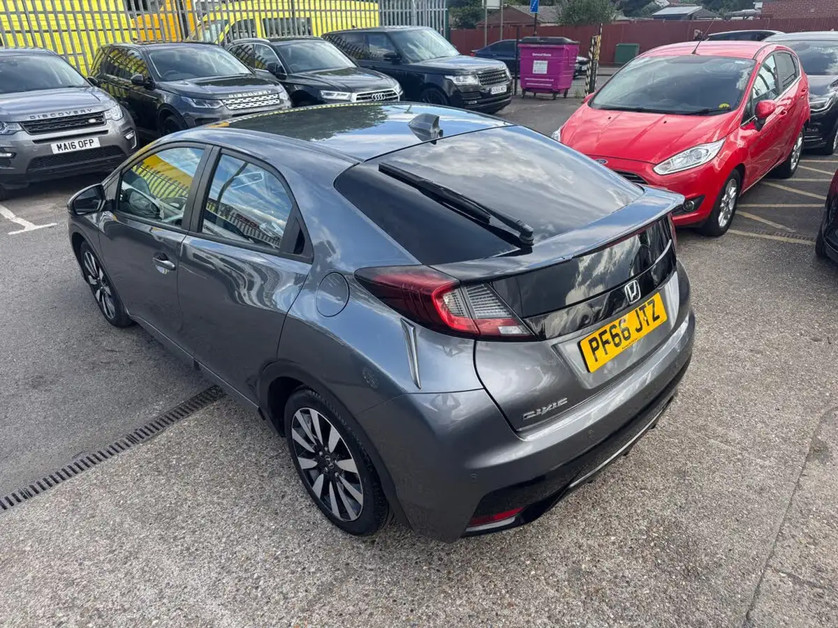 2016-honda-civic-18-i-vtec-se-plus-navi-hatchback-auto-big-6