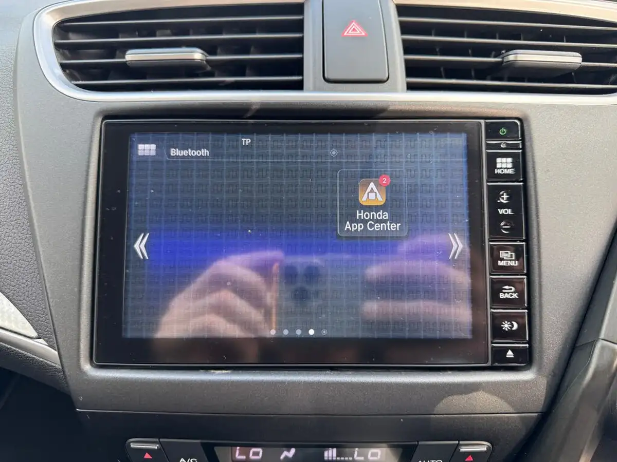 2016-honda-civic-18-i-vtec-se-plus-navi-hatchback-auto-big-30