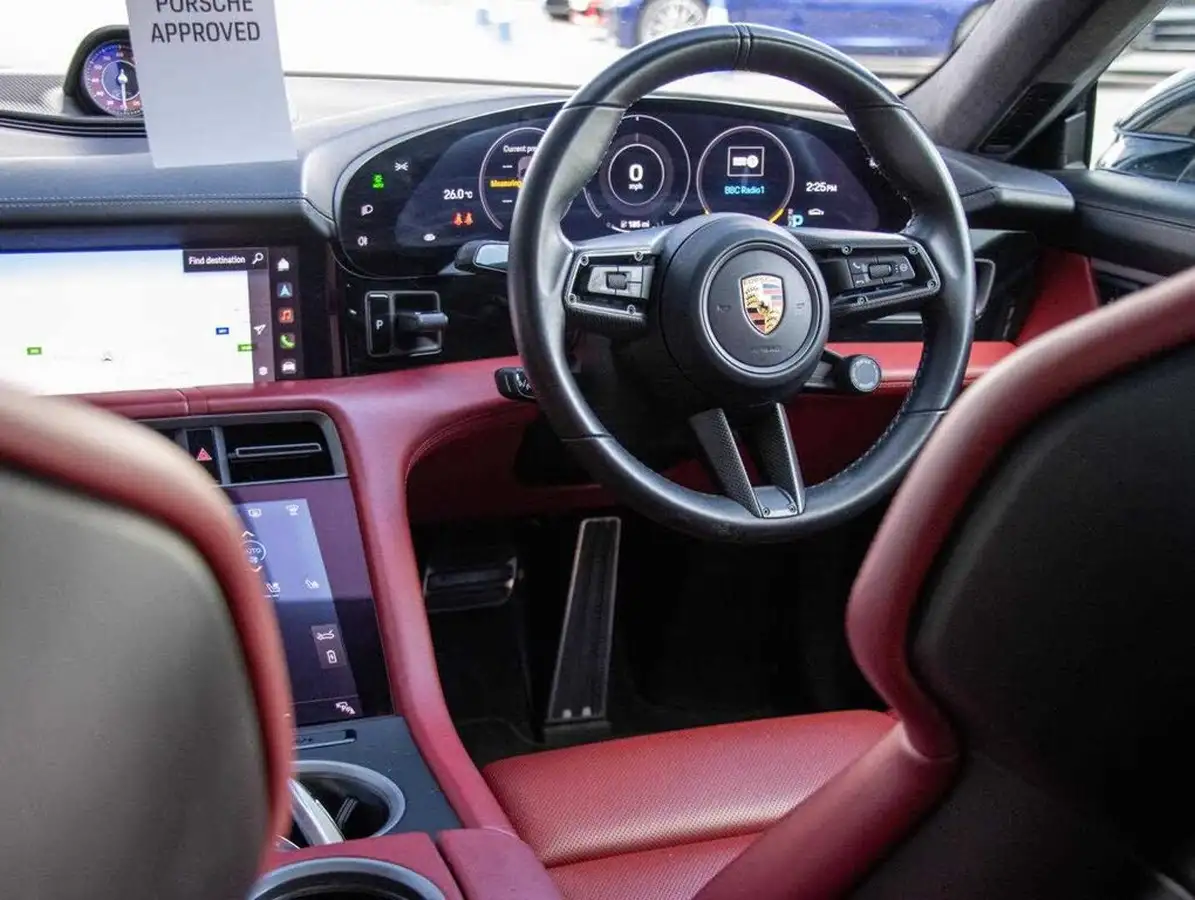 2020-porsche-taycan-e-turbo-s-big-26