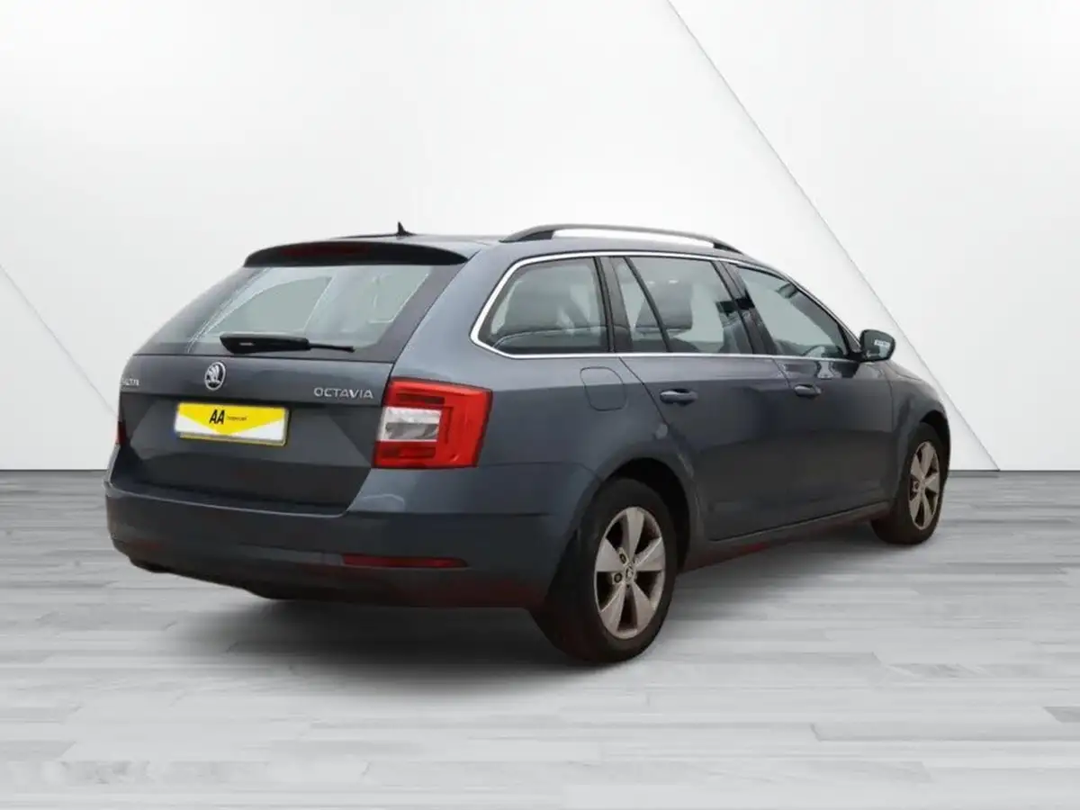 2018-skoda-octavia-16tdi-se-technology-estate-dsg-big-4