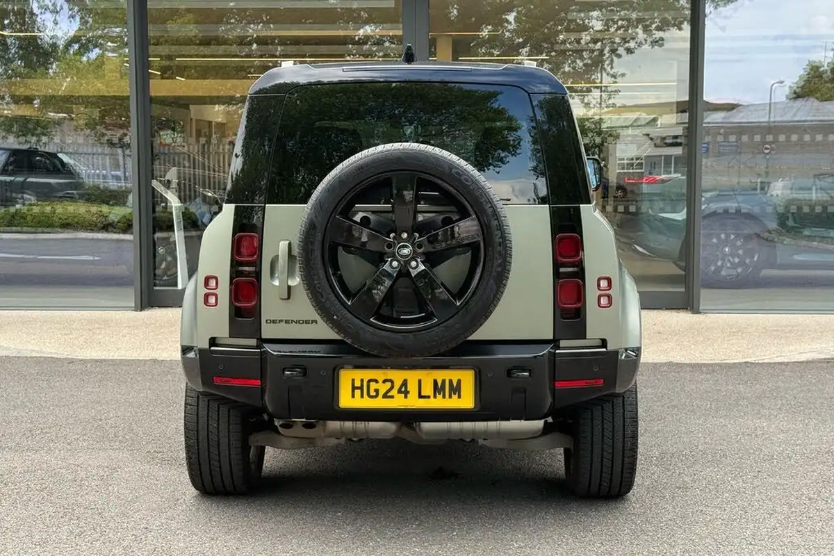 2024-land-rover-110-defender-30-d300-x-dynamic-hse-big-7