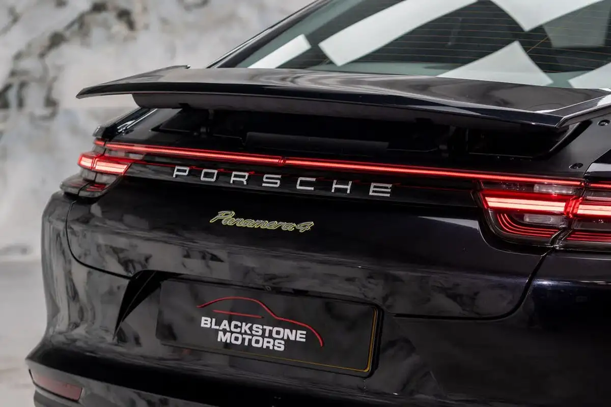 2017-porsche-panamera-29-v6-4-e-hybrid-executive-big-9
