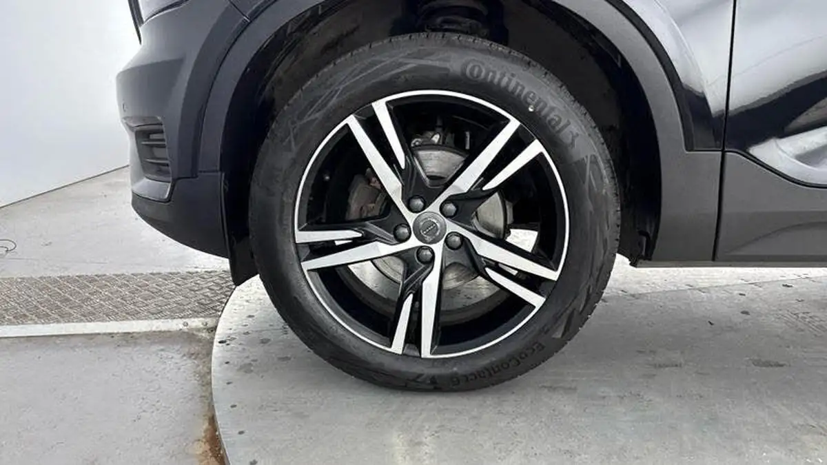 2022-volvo-xc40-15-t3-r-design-auto-big-37