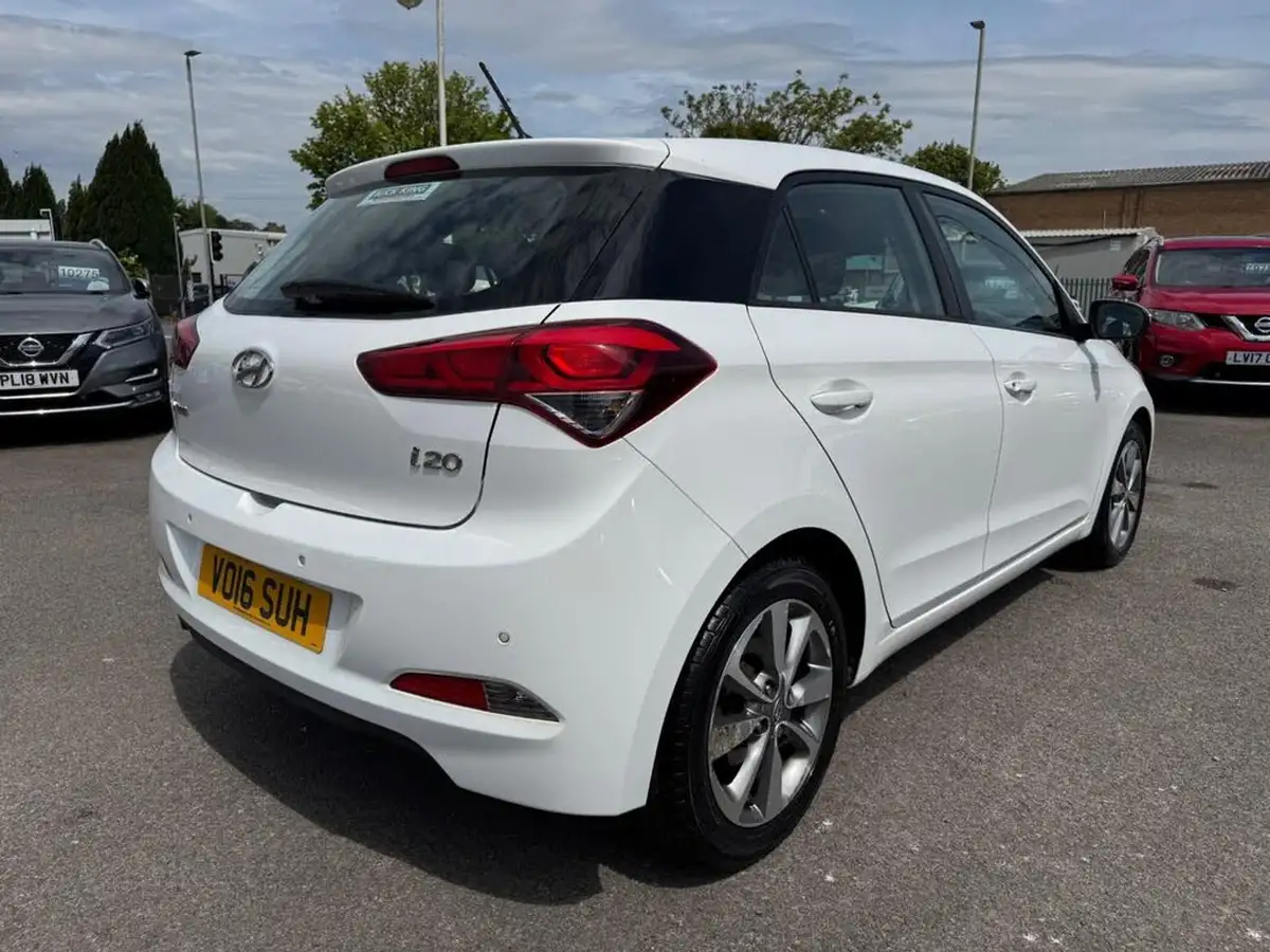 2016-hyundai-i20-12-blue-drive-se-hatchback-5d-big-6