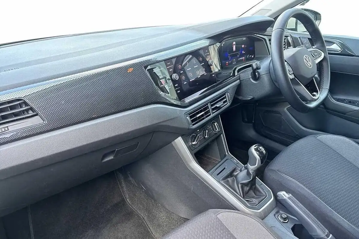 2024-volkswagen-polo-10-tsi-match-big-1