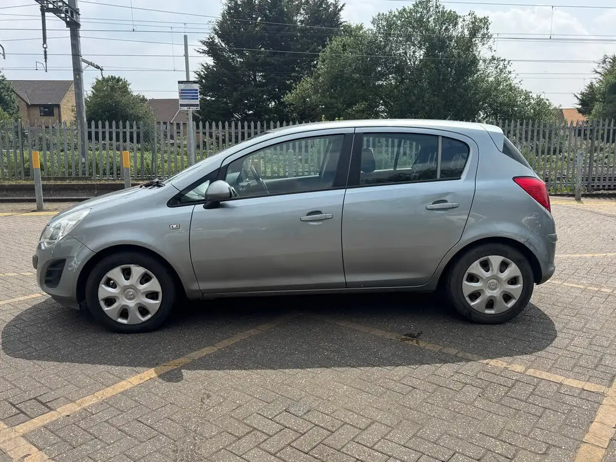 2013-vauxhall-corsa-12-exclusiv-5d-easytronic-big-5