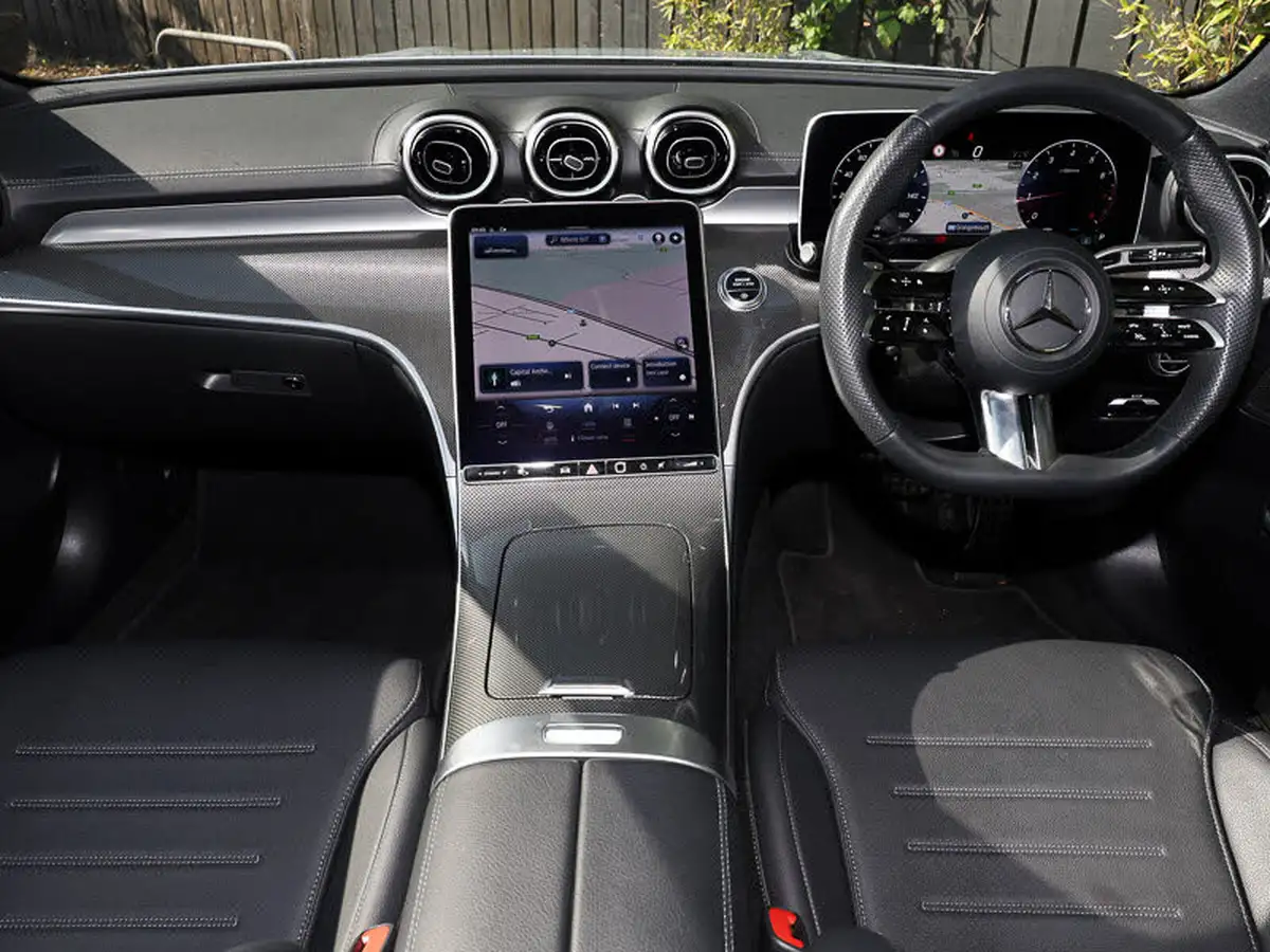2024-mercedes-benz-c-class-20-c300-amg-line-premium-259ps-saloon-4d-1999cc-big-3