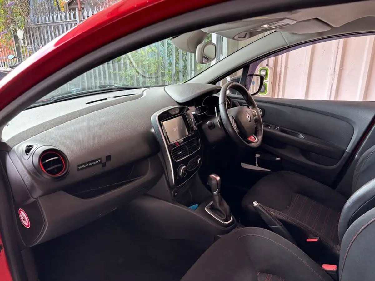 2016-renault-clio-16-turbo-renaultsport-nav-220-trophy-big-15
