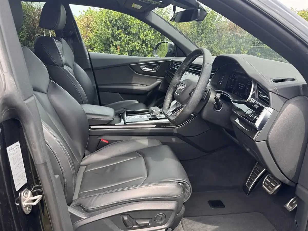 2023-audi-q8-30-55-tfsi-black-edition-big-6