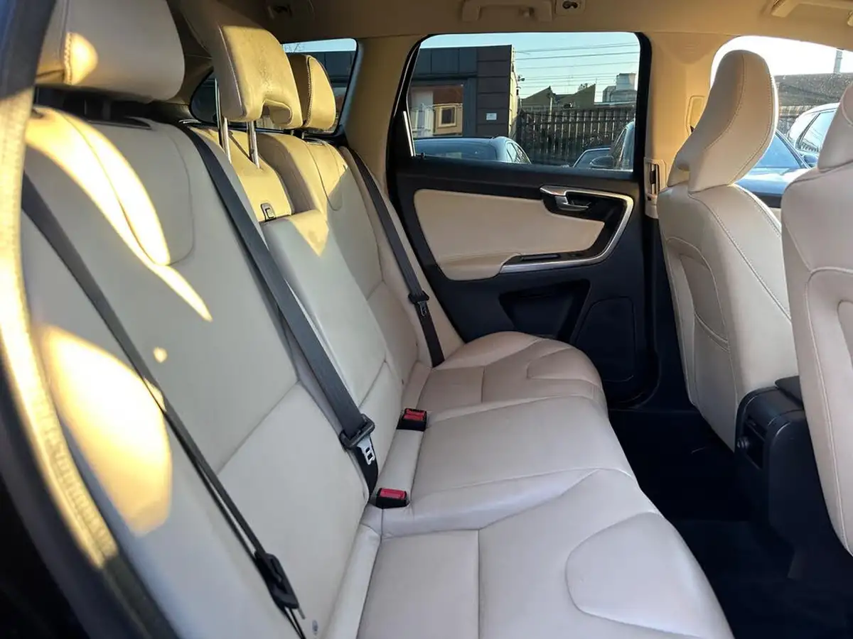 2017-volvo-xc60-20-t5-se-lux-big-29
