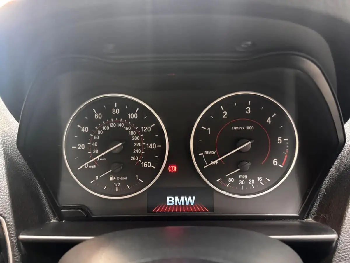 2017-bmw-1-series-20td-118d-sport-5d-big-32