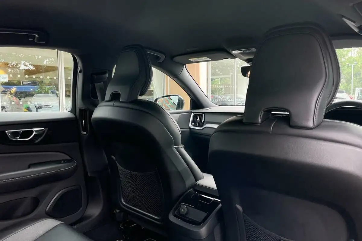 2021-volvo-s60-20-t8-r-design-455bhp-big-22