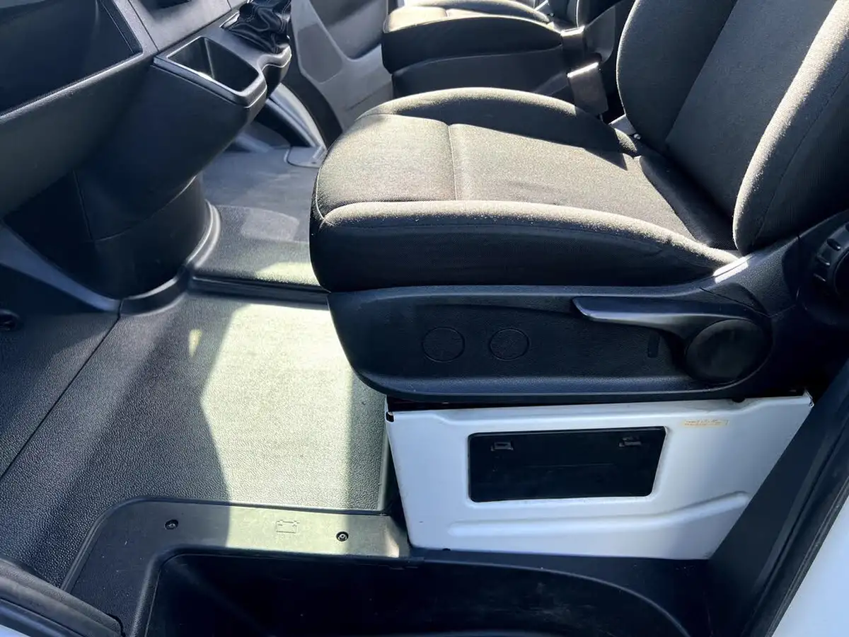 2018-mercedes-benz-sprinter-21cdi-311-l2h1-panel-van-rwd-eco-gear-360-big-17