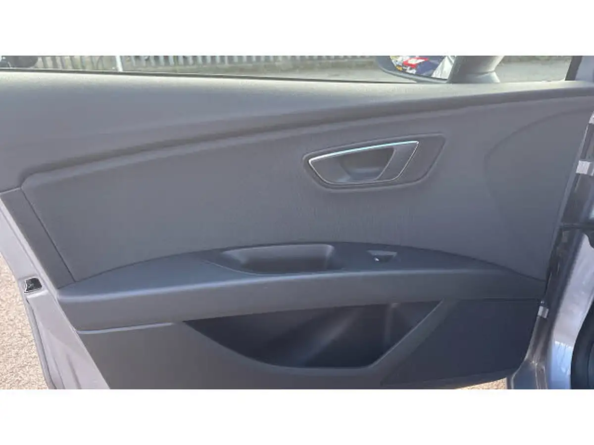 2017-seat-leon-14-tsi-fr-technology-hatchback-5d-big-18