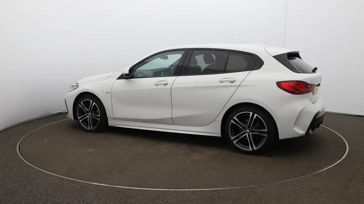 2023-bmw-1-series-15-118i-m-sport-lcp-dct-big-48