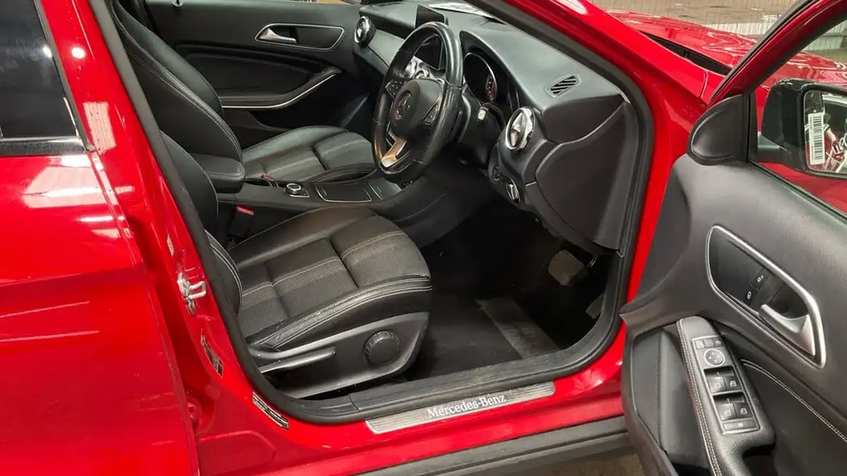 2019-mercedes-benz-gla-class-16-gla-180-urban-edition-7g-dct-big-2