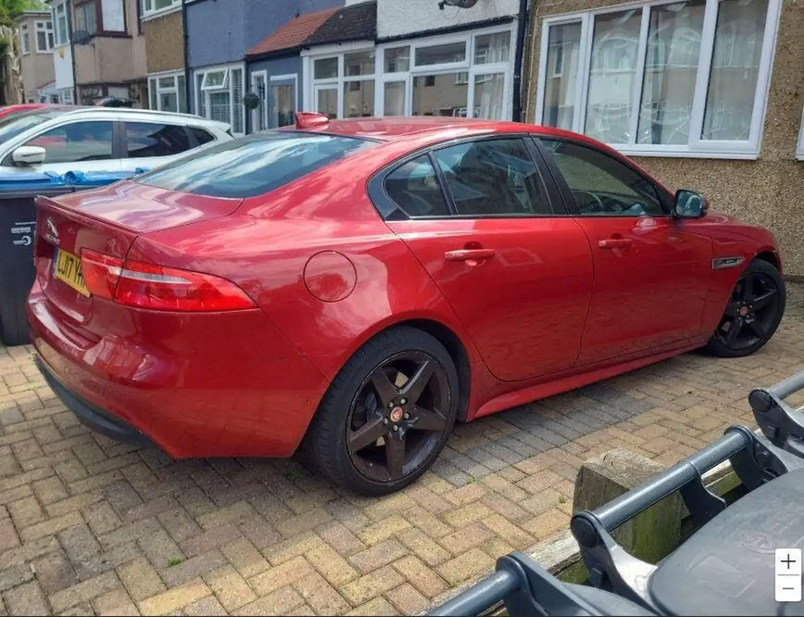 2017-jaguar-xe-20d-r-sport-180ps-1999cc-auto-big-2