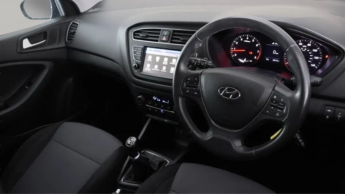 2019-hyundai-i20-12-premium-nav-mpi-hatchback-5d-big-9
