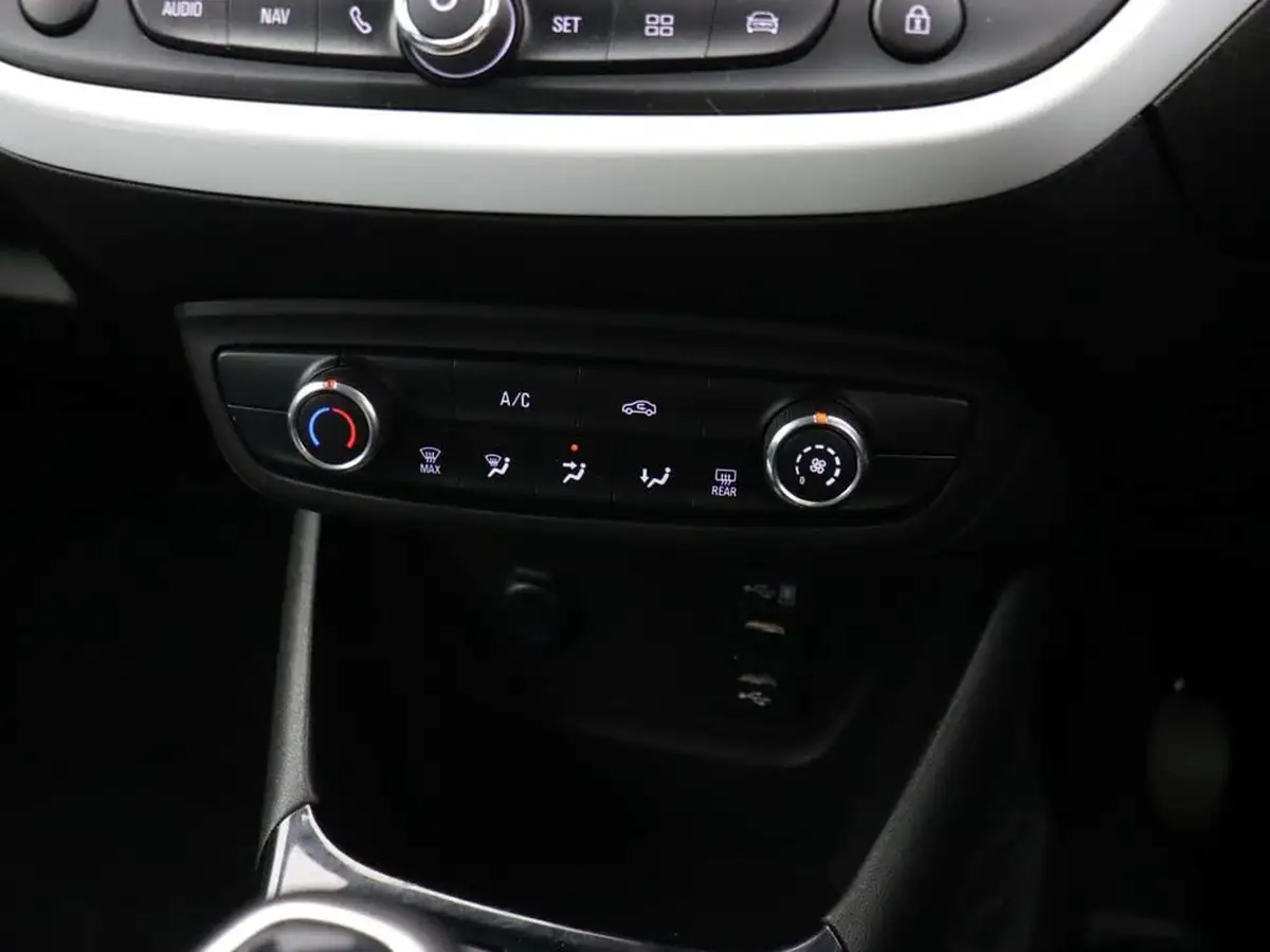 2020-vauxhall-crossland-x-12-sri-nav-110ps-big-28
