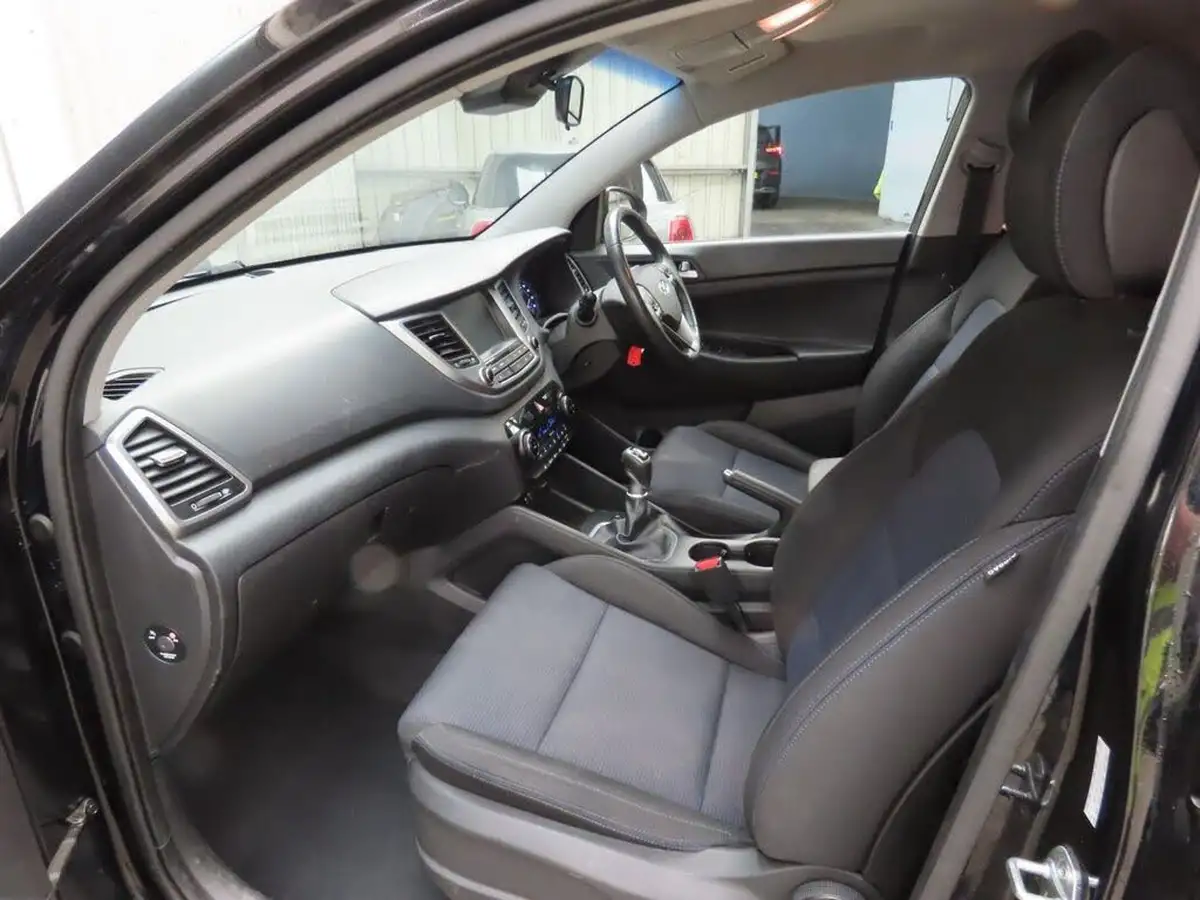 2017-hyundai-tucson-17crdi-blue-drive-se-nav-116ps-big-10