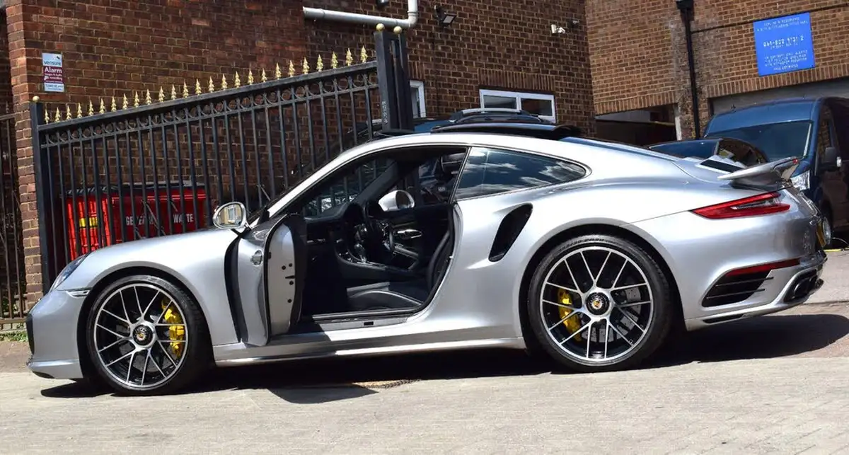 2016-porsche-911-38-turbo-s-coupe-big-48