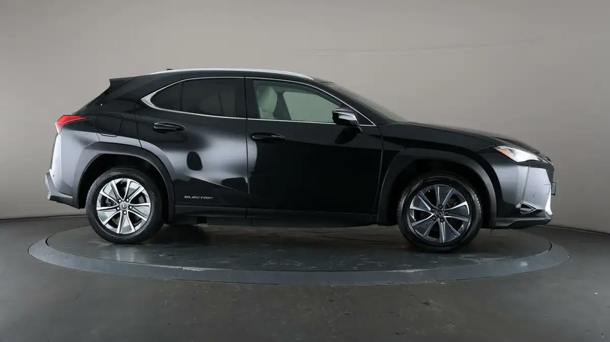 2021-lexus-ux-300e-e-ux-big-56