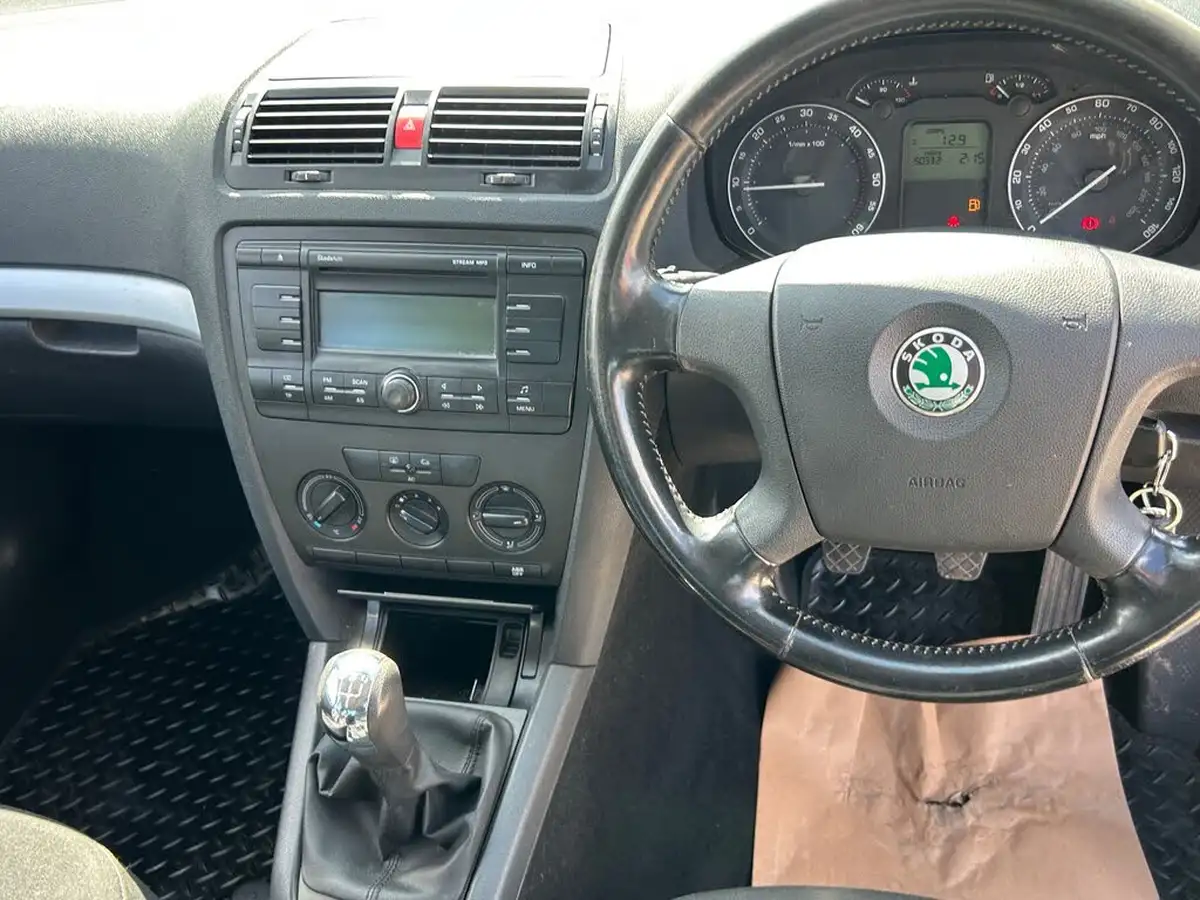 2008-skoda-octavia-19td-ambiente-pd-hatchback-big-4