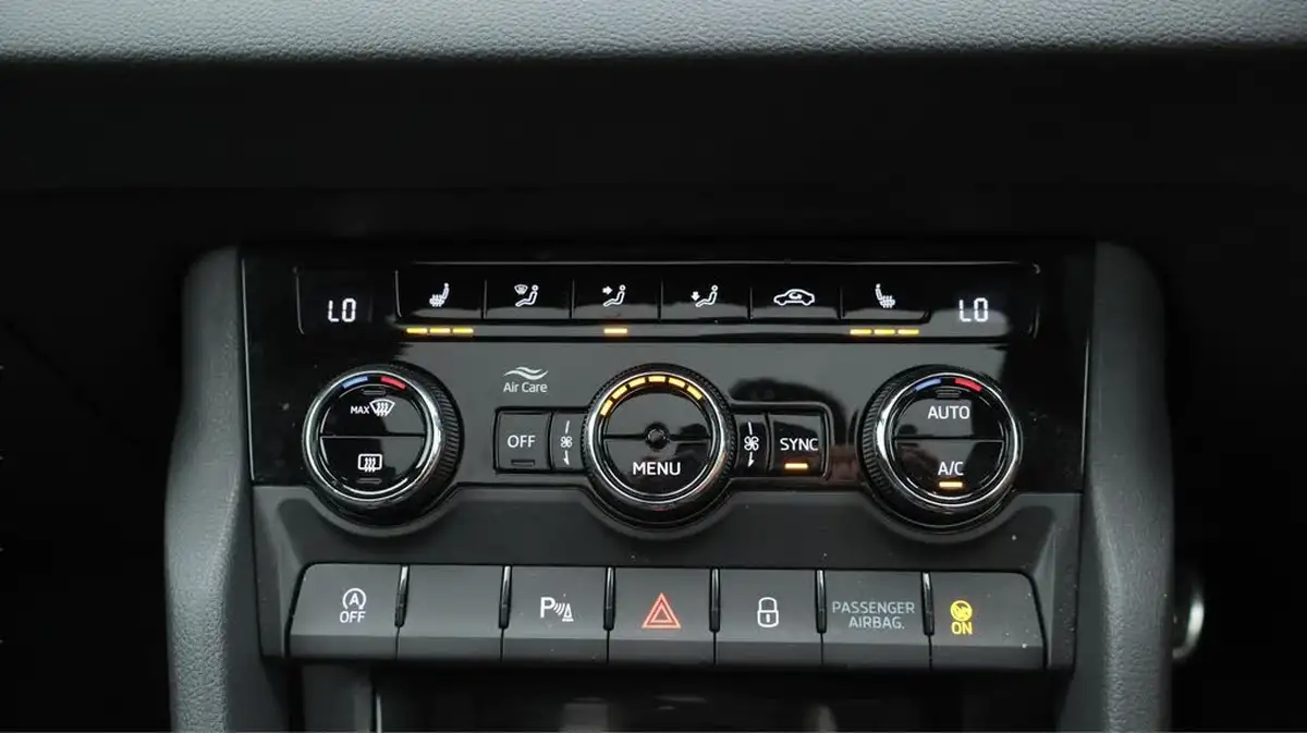 2023-skoda-karoq-15-tsi-sportline-big-12