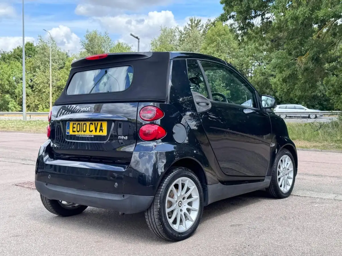 2010-smart-fortwo-10-passion-71bhp-cabriolet-big-11