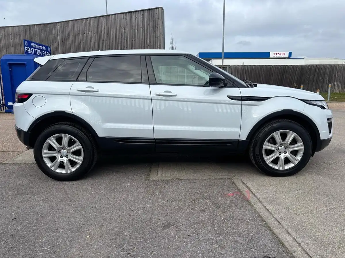 2015-land-rover-range-rover-evoque-20td4-se-tech-ss-hatchback-5d-auto-big-6