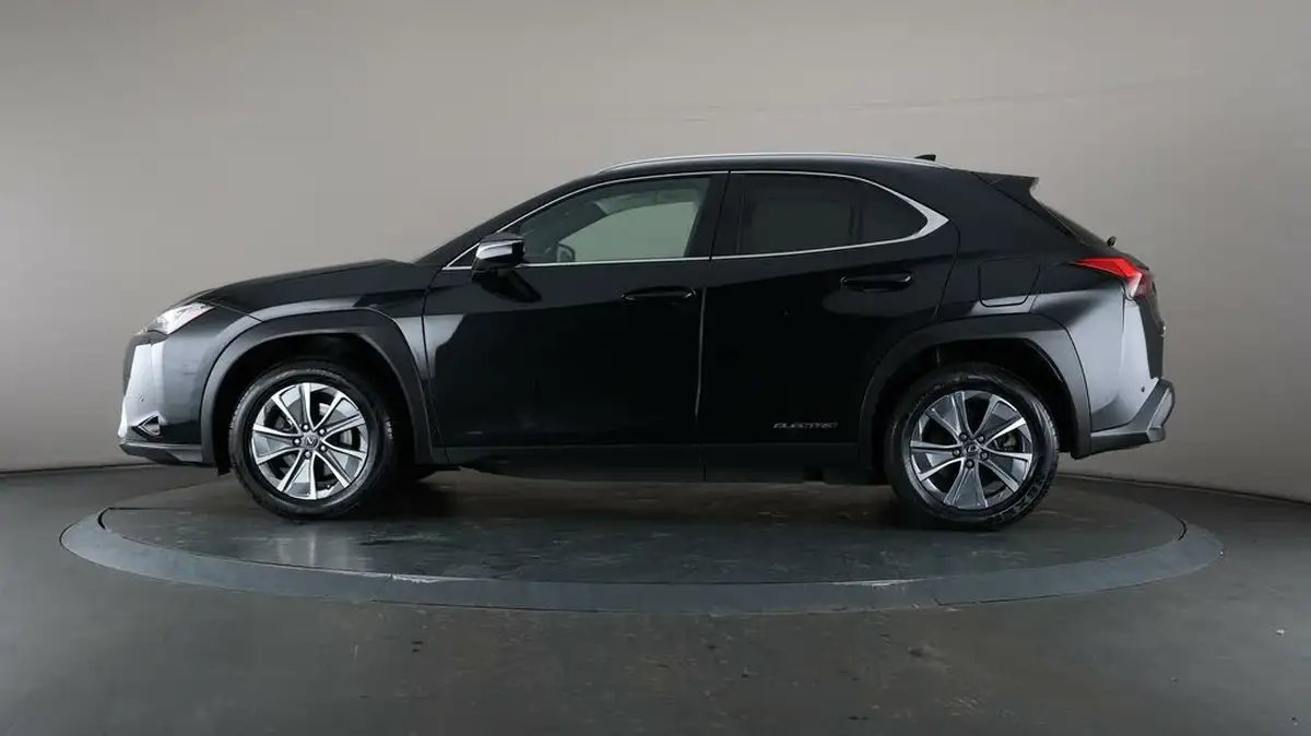 2021-lexus-ux-300e-e-ux-big-4