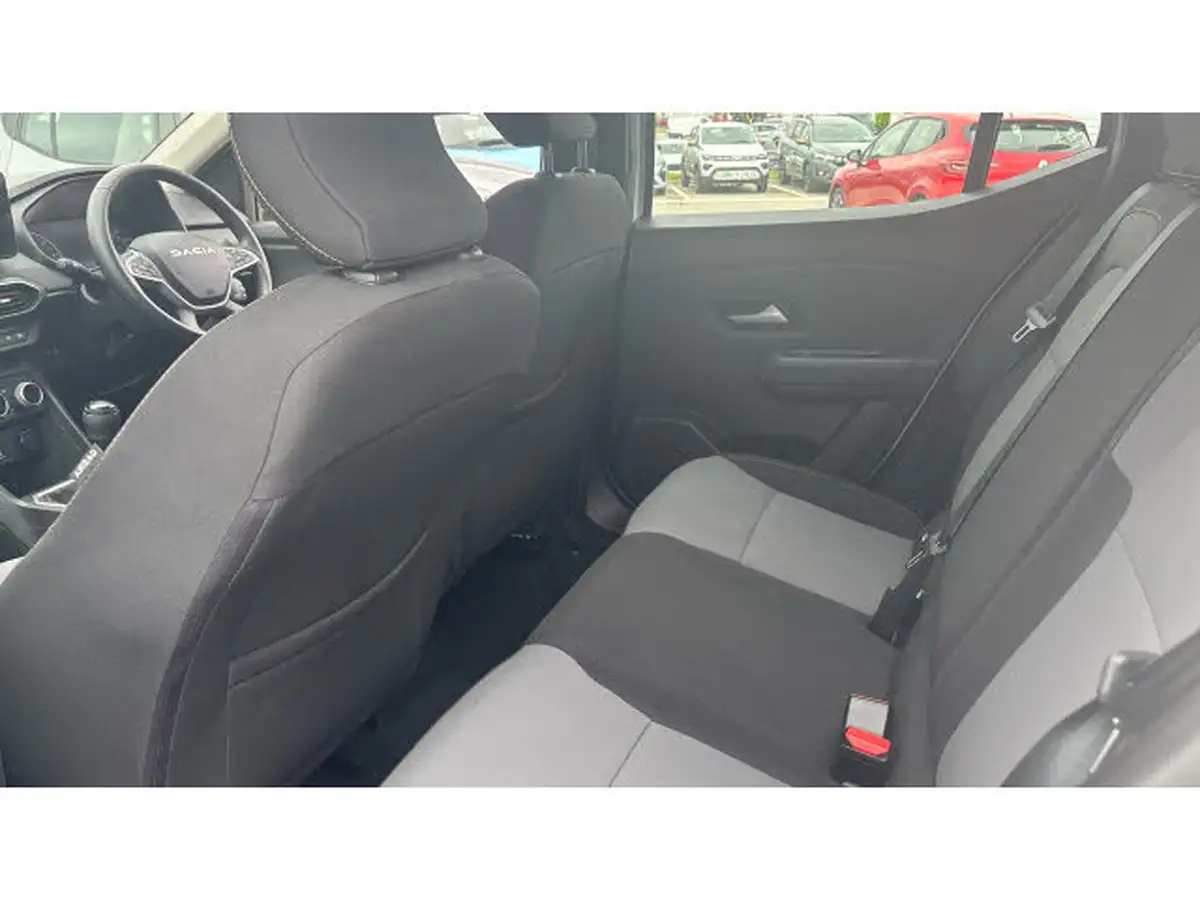 2024-dacia-sandero-stepway-10-tce-extreme-90bhp-big-15